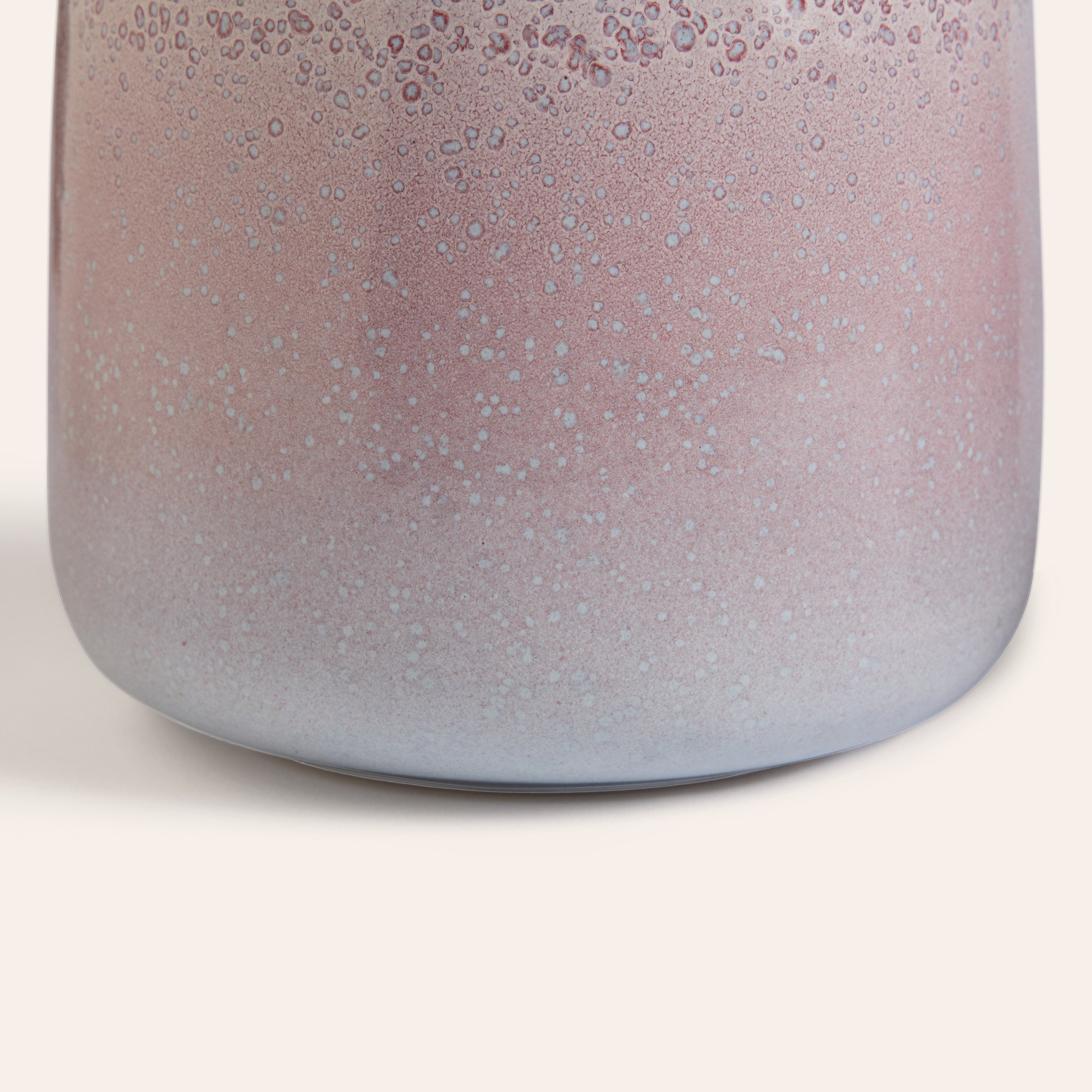 Wide Vase in Opaque White / Cranberry / Frost