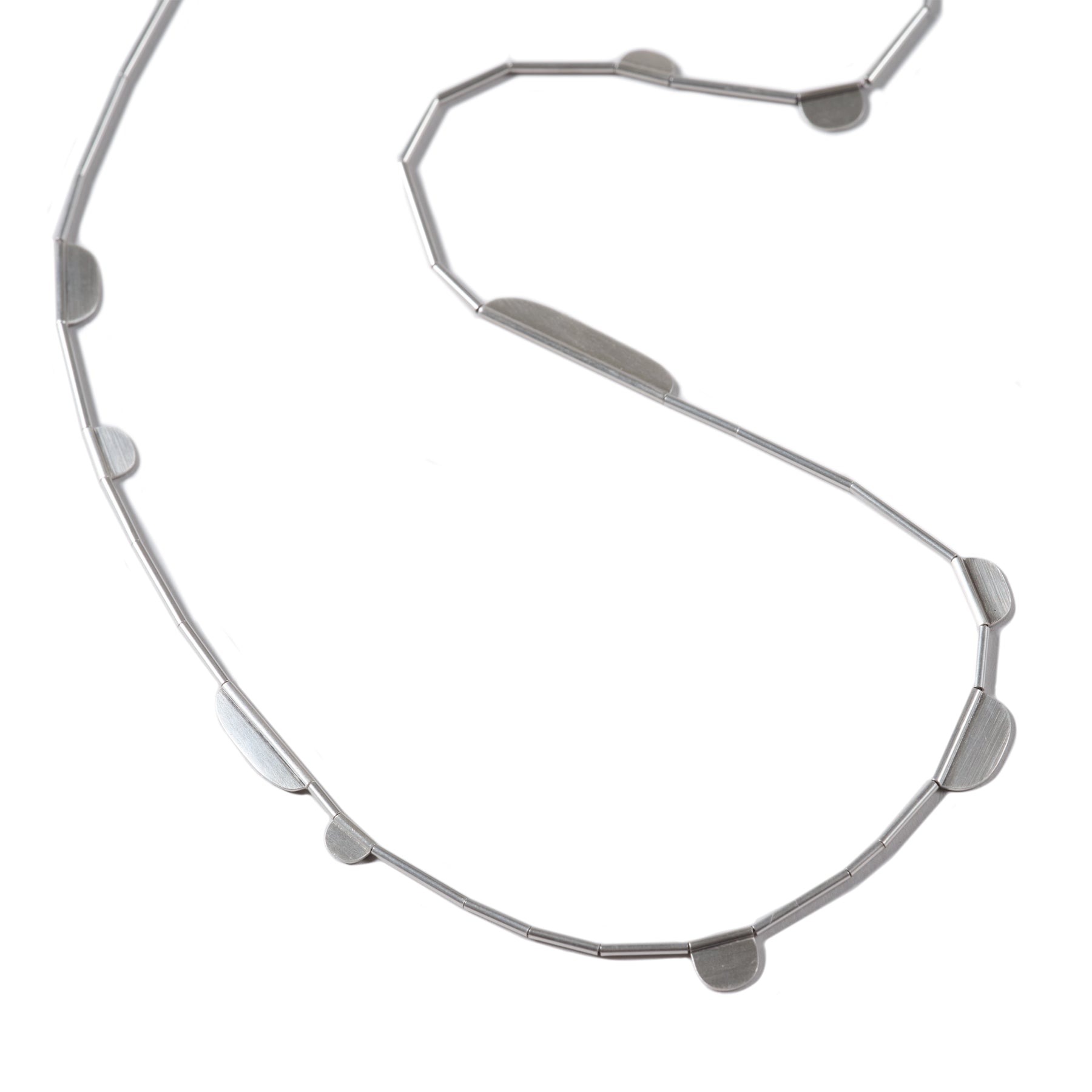 Finn Necklace Zoom Image 1