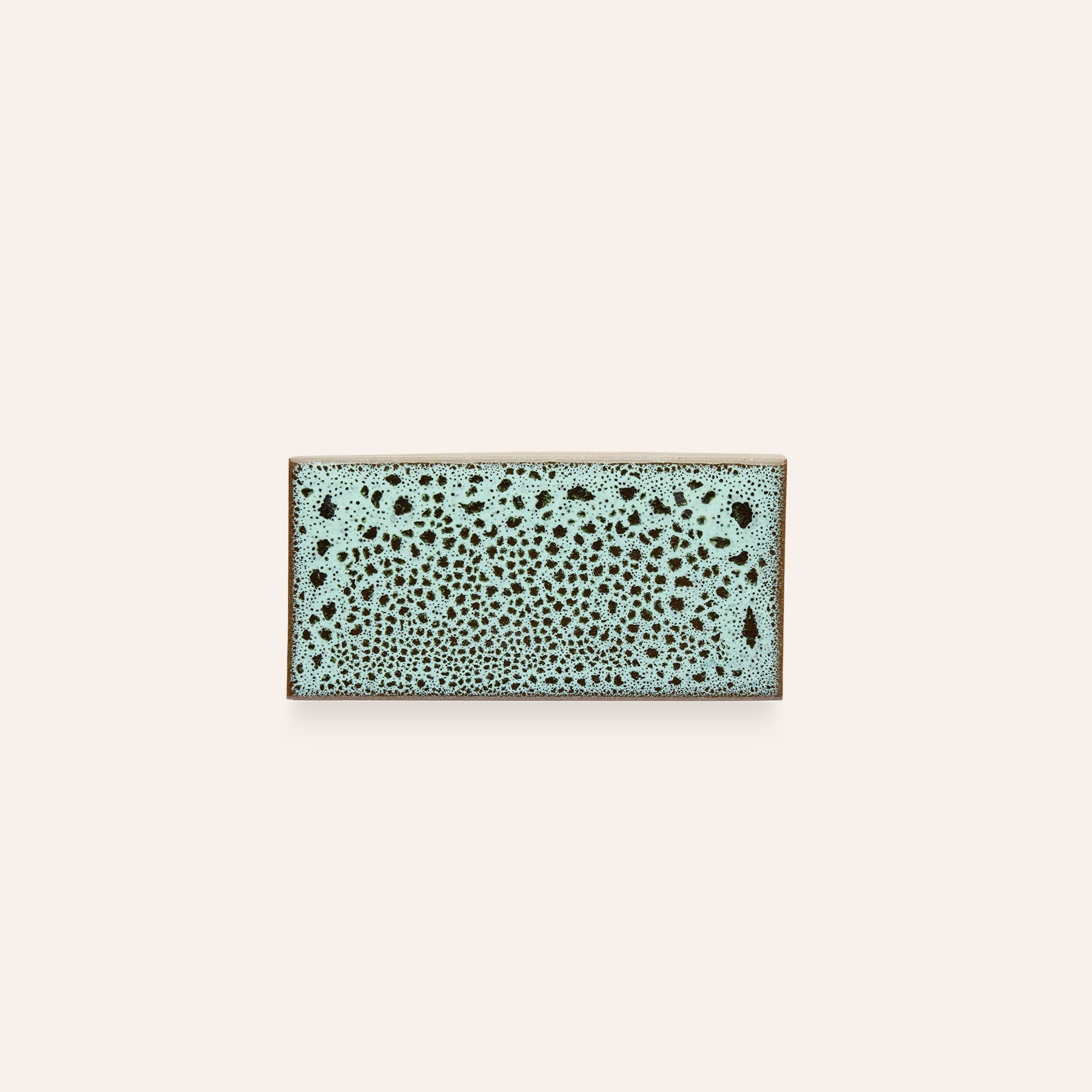 LG7 Sample in Opaque White-Antique Green