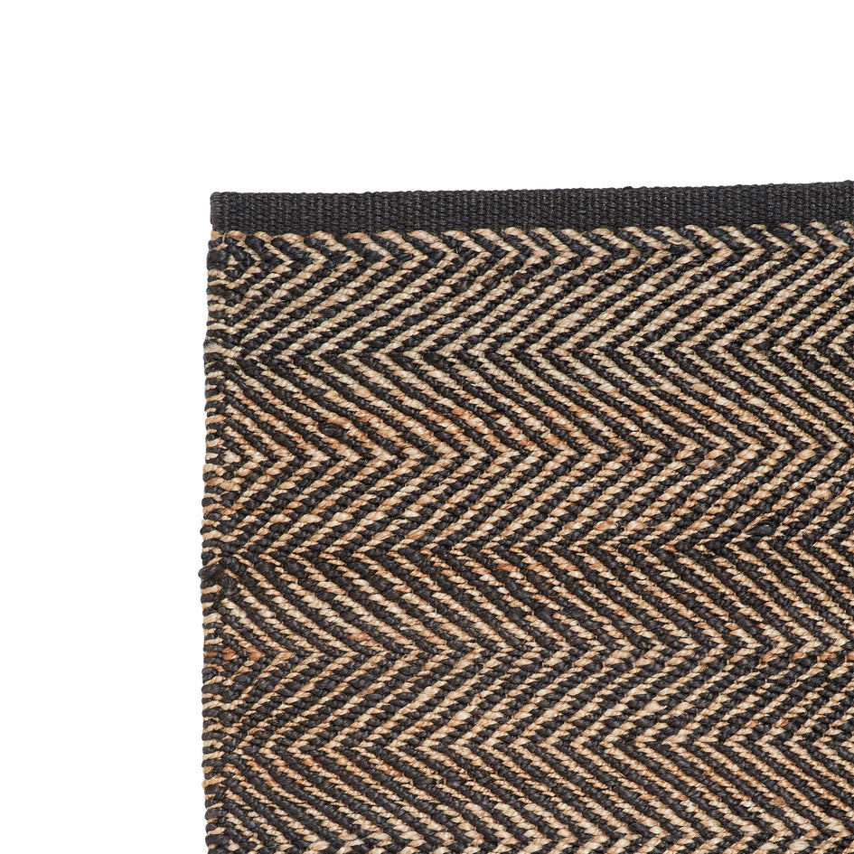 Serengeti Rug in Charcoal and Natural Image 2