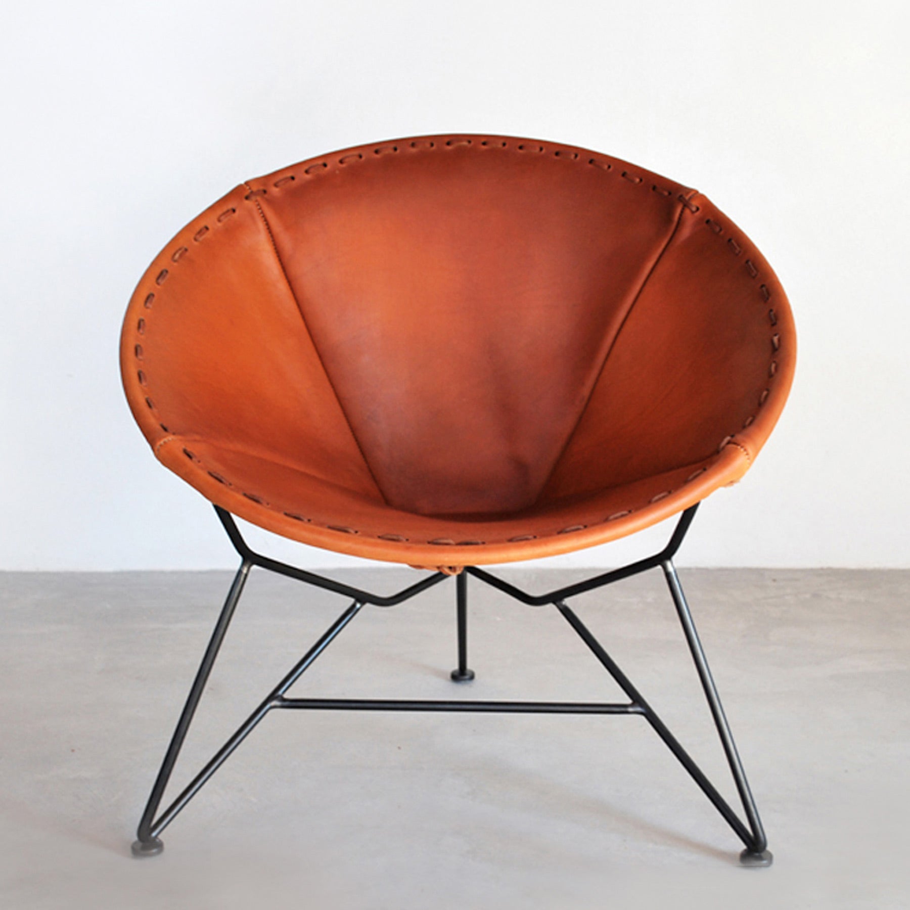 Leather Round Chair in Natural Steel Zoom Image 1